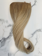 Load image into Gallery viewer, Clip-In Extension Halo R Honey Wavy (Collection Line)