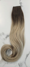 Load image into Gallery viewer, Clip In Extension R #16/Platinum Wavy (Collection Line)