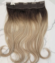 Load image into Gallery viewer, Clip In Extension R #16/Platinum Wavy (Collection Line)