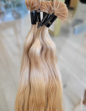 Load image into Gallery viewer, Keratin Tips #613 Wavy (Brazilian Line)