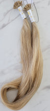 Load image into Gallery viewer, Keratin Tips Pearl Wavy (Collection Line)