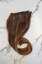 Load image into Gallery viewer, Clip-In Extension - Brown Balayage Wavy 100g 20" (Brasileiro do Sul)