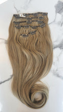 Load image into Gallery viewer, Clip-In Extension - Honey Soft Wavy (Collection Line)