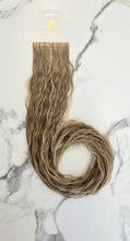 Load image into Gallery viewer, Tape Extension - Honey Curly (Collection Line)