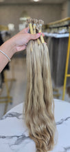 Load image into Gallery viewer, Keratin Tips - Light Pearl Wavy (Choice Line)