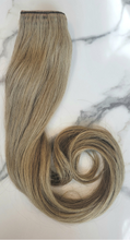 Load image into Gallery viewer, Clip-In Extension - Honey Soft Wavy (Collection Line)