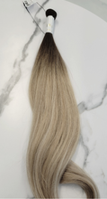 Load image into Gallery viewer, Ultra Thin Weft - Rooted 16/Platinum Soft Wavy (Collection Line)