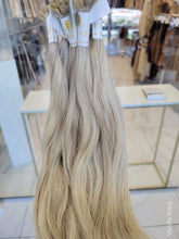 Load image into Gallery viewer, Keratin Tips Vanilla Blend Wavy (R Collection Line)